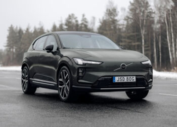 Volvo aumenta produção do novo EX60 para atender à forte demanda pelo modelo