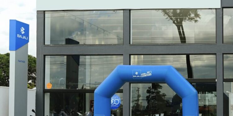 Bajaj inaugura duas novas concessionárias em Goiás e reforça presença no Centro-Oeste