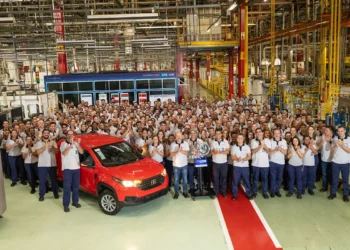 Polo Automotivo de Betim alcança 17 milhões de transmissões e reforça papel estratégico da Stellantis na América do Sul