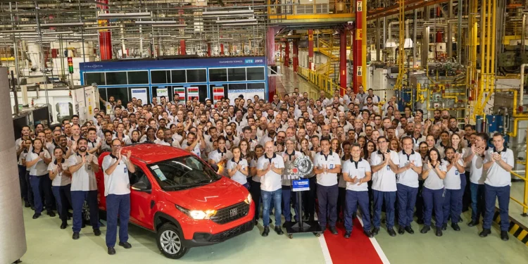 Polo Automotivo de Betim alcança 17 milhões de transmissões e reforça papel estratégico da Stellantis na América do Sul