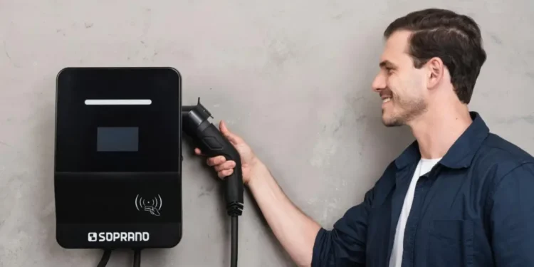 Soprano apresenta quatro modelos de carregador para carro elétrico