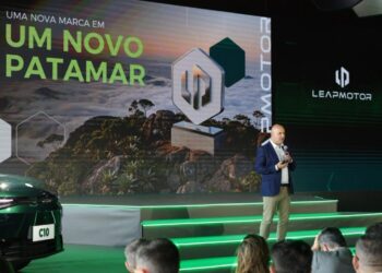 Stellantis confirma produção dos Leapmotor B10 e C10 no Brasil e desenvolvimento da primeira tecnologia REEV Flex do mundo