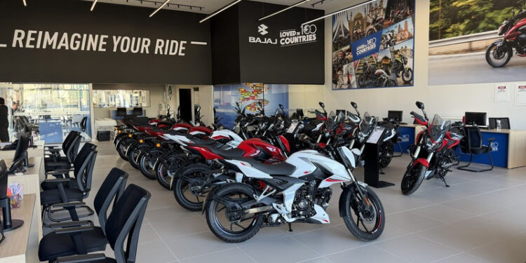 Bajaj inaugura nova concessionária em Fortaleza e amplia presença no Nordeste