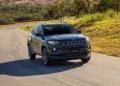 Jeep oferece condições especiais para Renegade Longitude MHEV e Compass Sport com descontos que chegam a R$ 54,6 mil