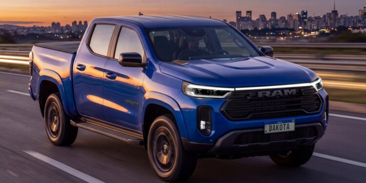 Ram inicia vendas da Dakota Laramie Night Edition