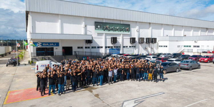 Bajaj celebra dois anos de fábrica no Brasil e ultrapassa 60 mil motocicletas produzidas em Manaus