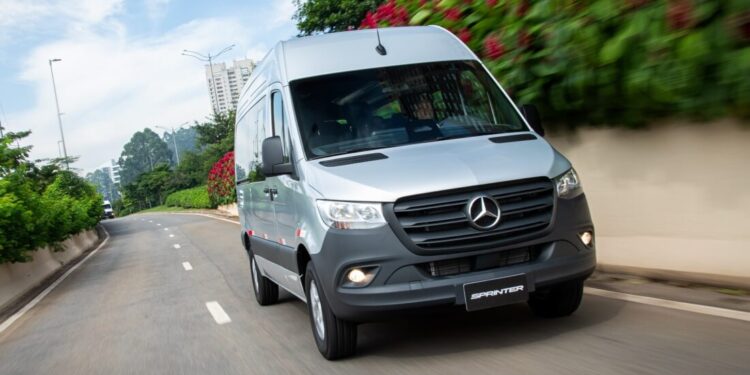 Mercedes-Benz inaugura novos postos de serviço em Santa Catarina e expande presença na região