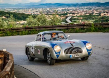 Mercedes-Benz celebra 140 anos na corrida 1000 Miglia com tradição e inovação