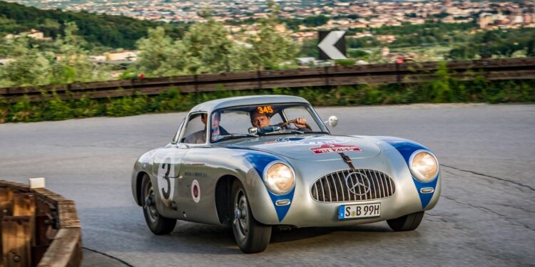 Mercedes-Benz celebra 140 anos na corrida 1000 Miglia com tradição e inovação