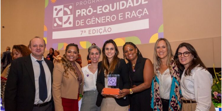 Stellantis recebe Selo Pró-Equidade de Gênero e Raça em cerimônia do Governo Federal