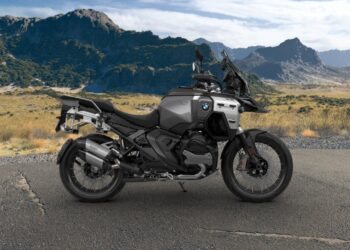BMW Motorrad Brasil amplia line-up da R 1300 GS Adventure com nova versão Triple Black ASA com Kit Baixo