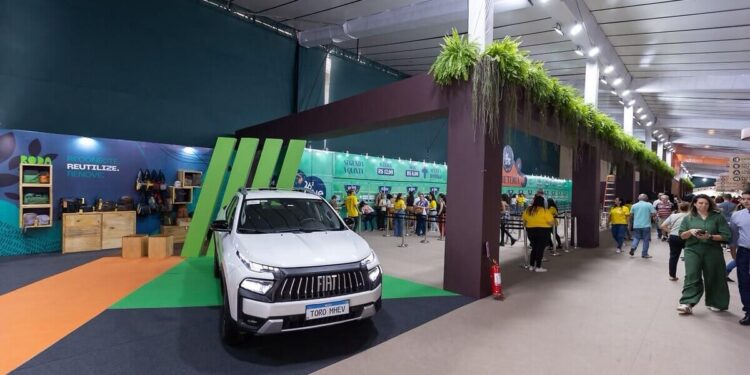 Stellantis celebra 50 anos da Fiat na 26ª edição da Fenearte em Pernambuco