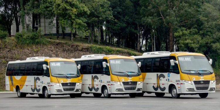 Volare amplia presença no segmento de turismo com entrega de novos Fly 9 Executivo para a JC Fretamentos e Viagens