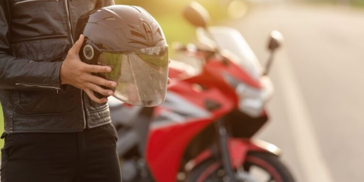 Dia do Motociclista: manutenção preventiva é aliada da segurança e do desempenho sobre duas rodas