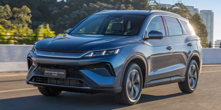 Novo BYD Song Pro chega com tecnologia Flex Fuel e motor com menor consumo energético do segmento