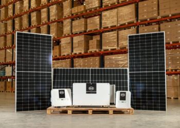 Da garagem ao telhado: BYD democratiza energia limpa com venda de kits solares nas concessionárias