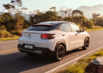 Citroën Basalt 2027 traz a bem-sucedida topo de gama Dark Edition para a versão manual