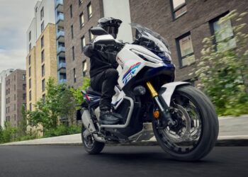 Honda X-ADV 2027 vem com duas opções de cores inéditas