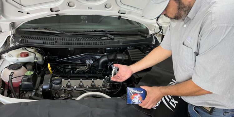 NGK desmistifica a tecnologia que une motor elétrico e à combustão em carros híbridos