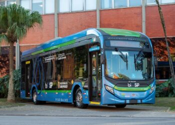 Scania e Caio lançam ônibus a gás/biometano Padron com piso baixo
