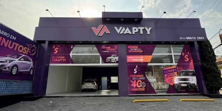 Mercado de carros usados dispara em julho e turbina franquias do setor automotivo