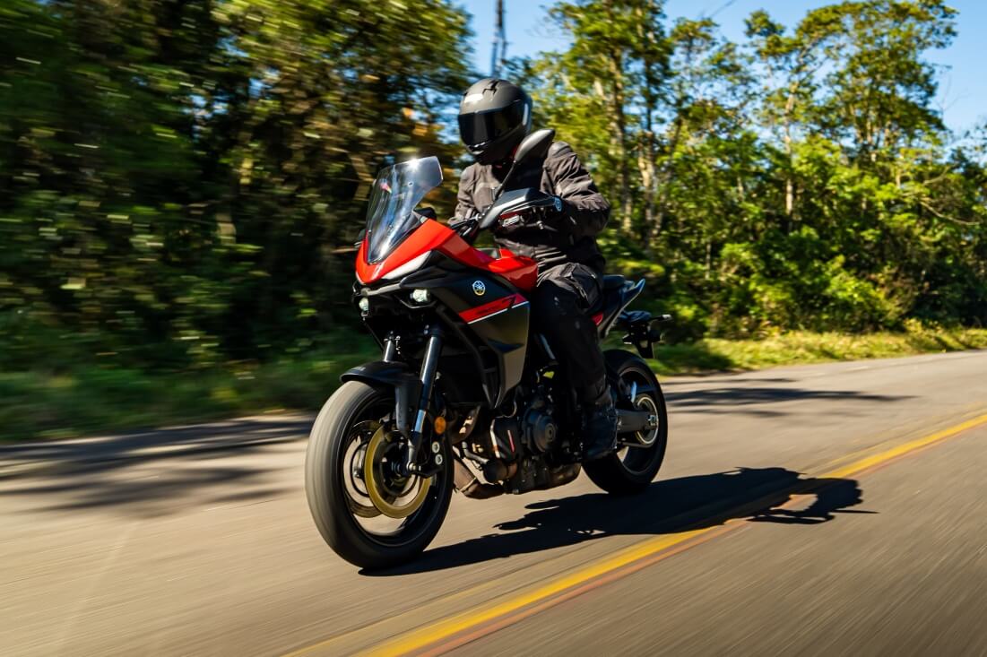Yamaha amplia linha 700cc no Brasil com novas Tracer 7 e R7