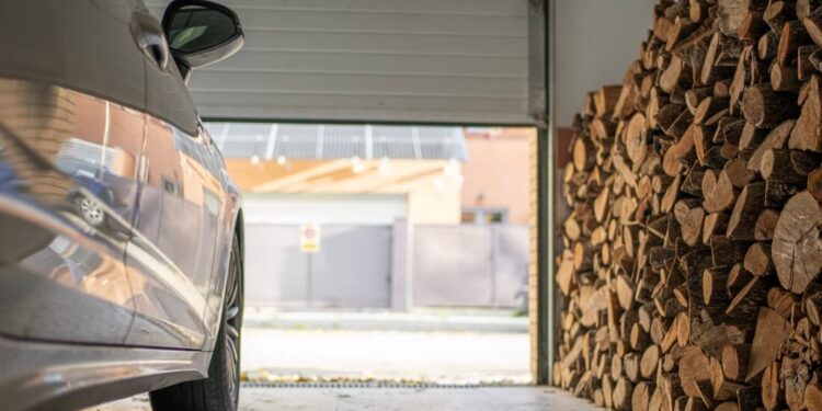 Carro parado estraga? Entenda os impactos da falta de uso no veículo