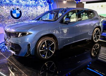 BMW iX3 fez primeira aparição ao público no Brasil e foi destaque da BMW no Festival Interlagos Carros 2026