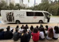 BYD transforma mobilidade em acesso à cultura e leva alunos da rede pública a mostras de Joan Miró e de arte brasileira