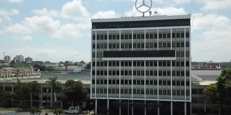 Mercedes-Benz celebra 70 anos no Brasil