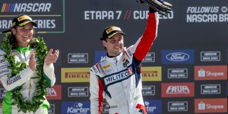 Cavaleiro Sports brilha em Curvelo com vitória, três pódios e vaga no playoff da NASCAR Brasil