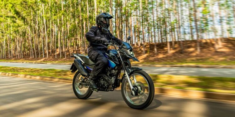Yamaha Crosser ABS ganha conectividade e iluminação Full LED para linha 2027