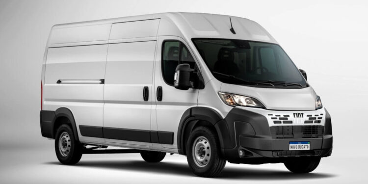 Fiat Ducato chega à linha 2027 com nova versão Multi