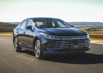 BYD bate novo recorde de emplacamentos e encosta na terceira posição do ranking geral de vendas