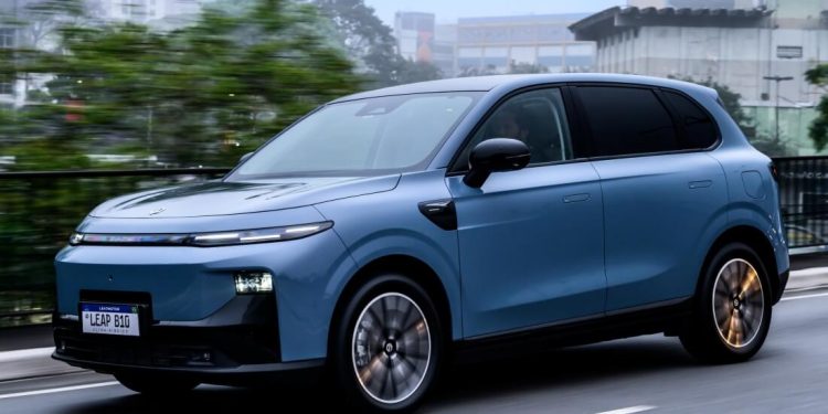 Leapmotor B10 Ultra-Híbrido 2027 amplia a única gama com tecnologia REEV do Brasil