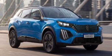 Peugeot reforça a personalidade dos modelos 208 e 2008 na linha 2027, apresenta nova cor e traz assinatura MHEV para versão GT