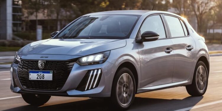 Peugeot reforça a personalidade dos modelos 208 e 2008 na linha 2027, apresenta nova cor e traz assinatura MHEV para versão GT