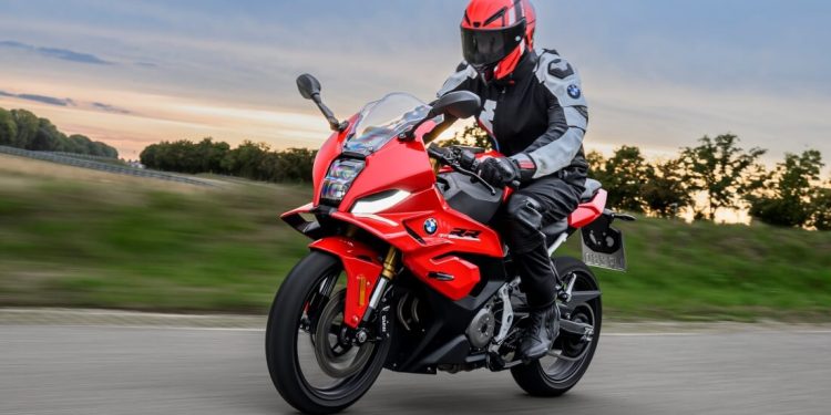 BMW Motorrad apresenta a nova F 450 RR na Europa