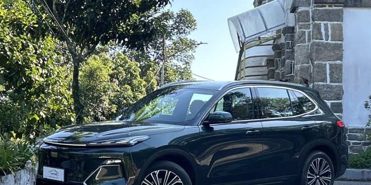 Avaliação – Geely EX5 EM-i Ultra híbrido plug-in (PHEV) 2026