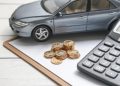 Como evitar ciladas ao comprar um carro de leilão? Veja os cuidados antes de fechar negócio