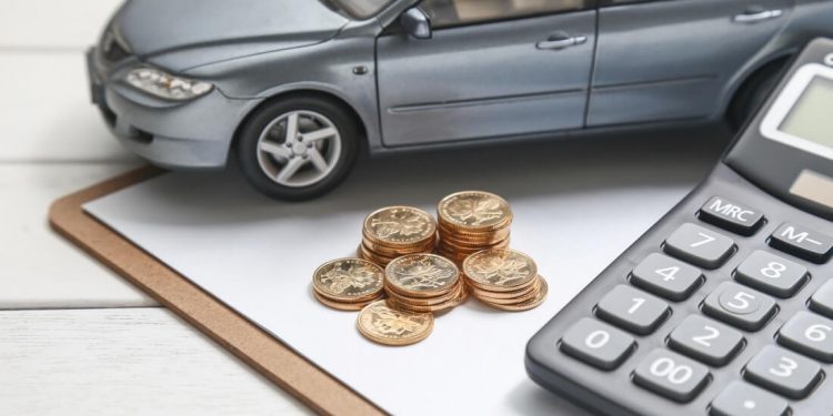 Como evitar ciladas ao comprar um carro de leilão? Veja os cuidados antes de fechar negócio