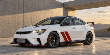 SEMA Show: Nissan mostra Sentra Spec-V e dois esportivos Z modificados