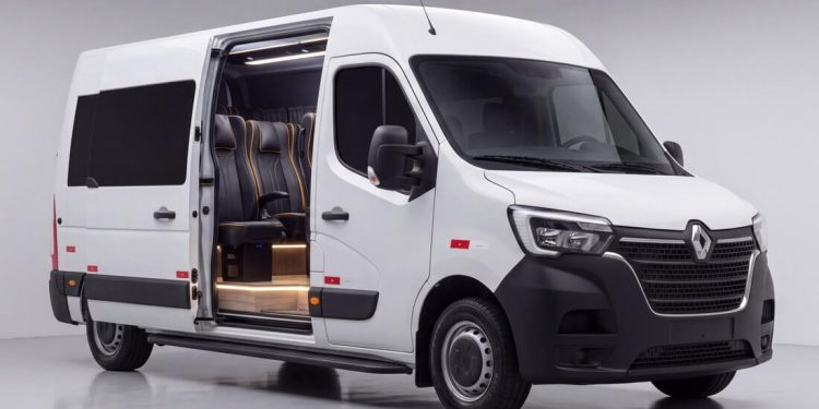 Raytec transforma Renault Master em novo Minibus VIP para transporte premium