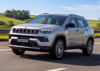 Jeep Compass 2027 estreia motorização MHEV de 48V, amplia eficiência e reforça tecnologia, segurança e vocação 4×4